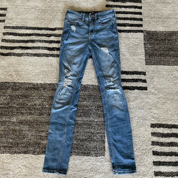High Rise Hollister Jeans - Picture 2 of 5